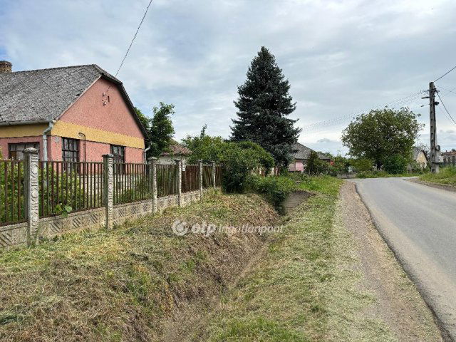 Eladó családi ház, Nyírtasson 5.5 M Ft, 2 szobás