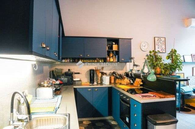 Eladó téglalakás, Budapesten, VII. kerületben 130 M Ft, 5 szobás