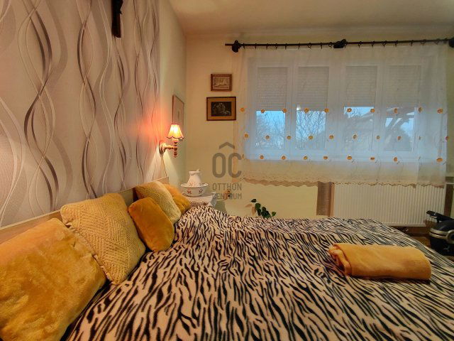 Eladó családi ház, Abasáron 59.876 M Ft, 5 szobás