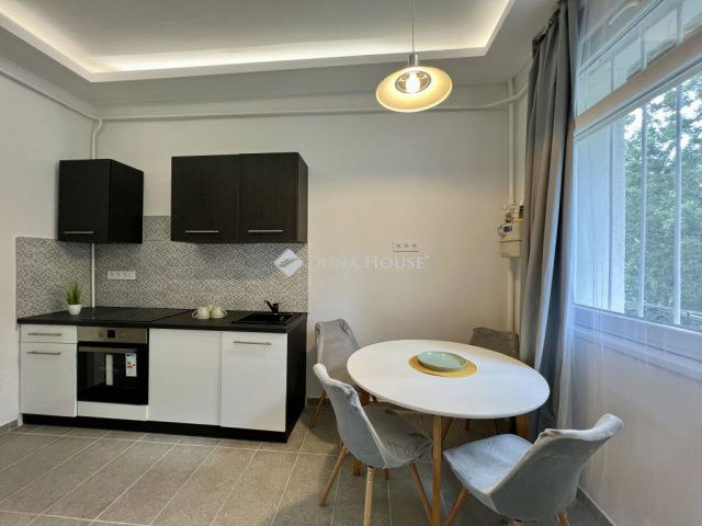 Eladó téglalakás, Budapesten, XIII. kerületben, Lehel utcában