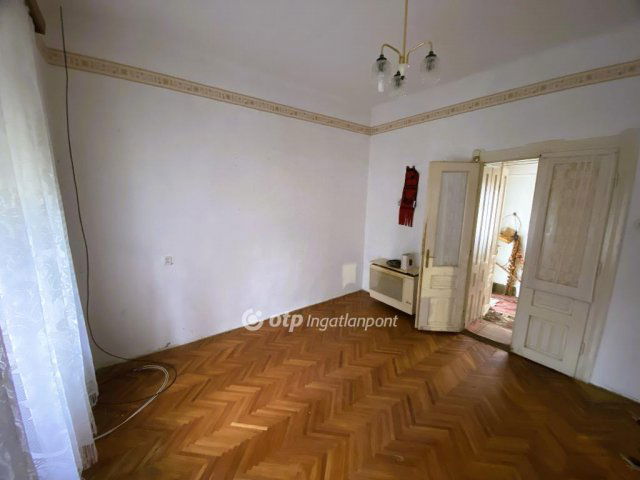 Eladó családi ház, Fegyverneken 14 M Ft, 3 szobás