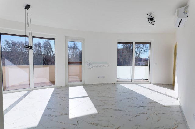 Kiadó téglalakás, albérlet, Szegeden 250 E Ft / hó, 3 szobás