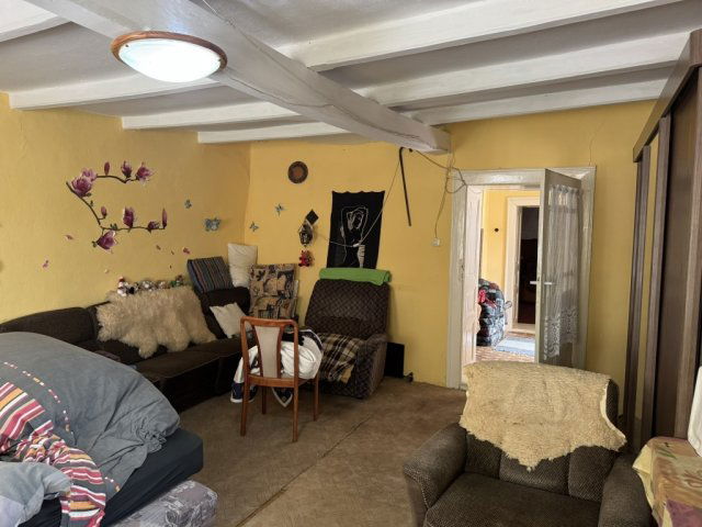 Eladó családi ház, Kiskörén 7.5 M Ft, 4 szobás