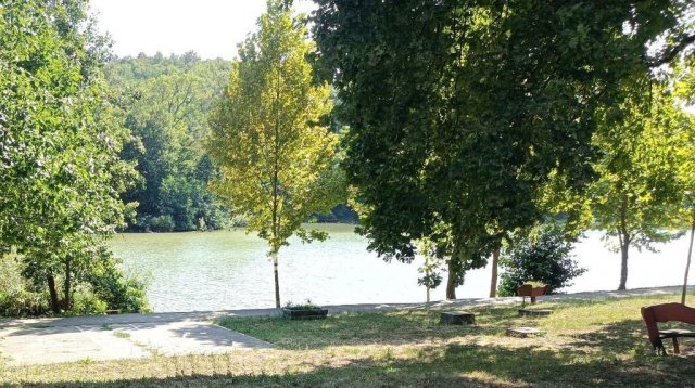 Eladó nyaraló, Komlón 29.5 M Ft, 1+1 szobás