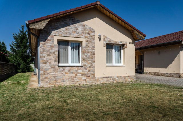 Eladó ikerház, Nyíregyházán, Mikecz Kálmán utcában 82 M Ft