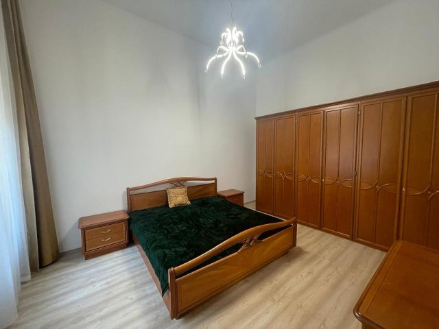 Eladó téglalakás, Budapesten, VI. kerületben, Király utcában