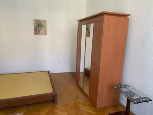 Kiadó téglalakás, albérlet, VI. kerületben, Vörösmarty utcában