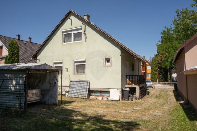 Eladó családi ház, Bicskén 71.5 M Ft, 4 szobás