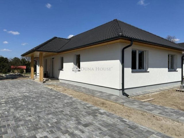 Eladó családi ház, Hernádon 89 M Ft, 5 szobás