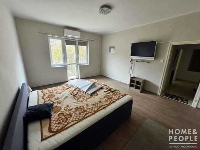 Eladó téglalakás, Szegeden 43 M Ft, 1 szobás