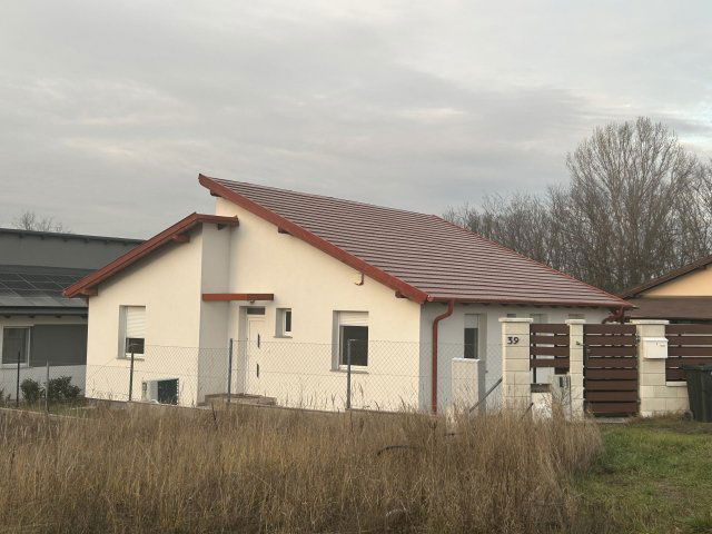 Eladó családi ház, Vácrátóton 124.5 M Ft, 2+2 szobás