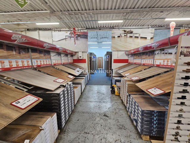 Kiadó üzlethelyiség, Pécsett, Megyeri úton 800 E Ft / hó