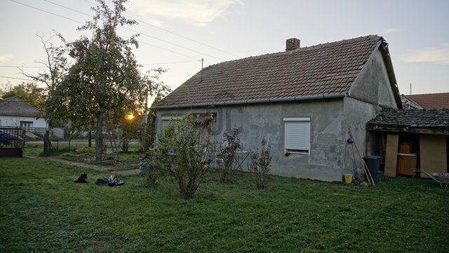 Eladó családi ház, Poroszlón 15 M Ft, 1 szobás