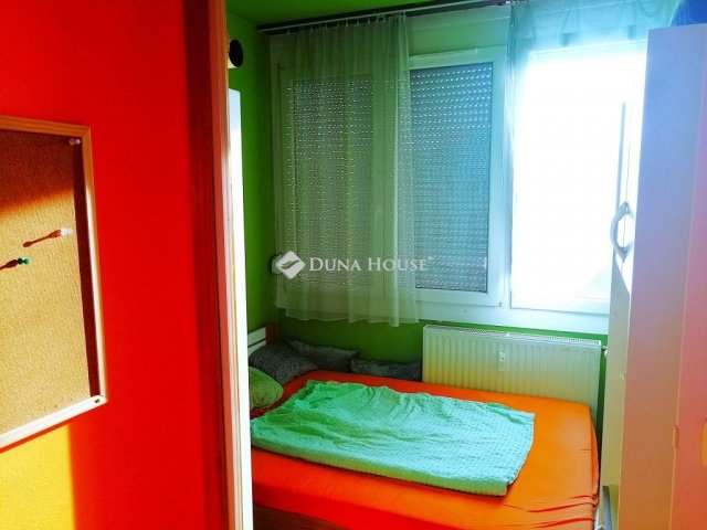 Eladó panellakás, Szentendrén 42.9 M Ft, 2 szobás