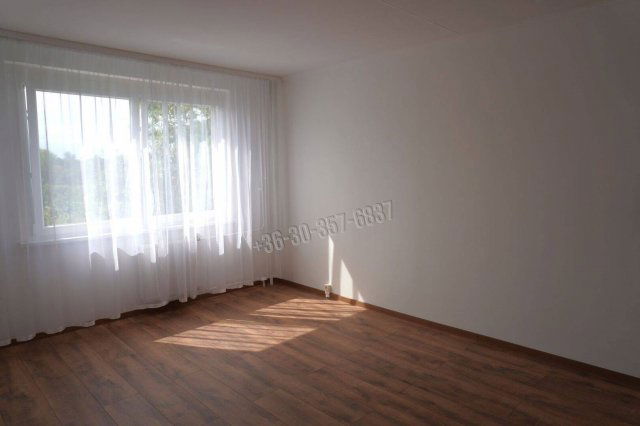 Eladó panellakás, Szegeden, Ipoly soron 64 M Ft, 2+1 szobás