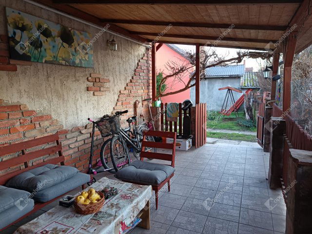 Eladó családi ház, Kadarkúton 28.9 M Ft, 4 szobás