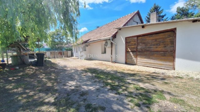 Eladó családi ház, Sárbogárdon 27.9 M Ft, 2 szobás