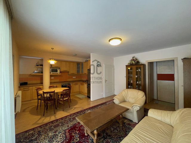 Eladó téglalakás, Debrecenben 79 M Ft, 3 szobás