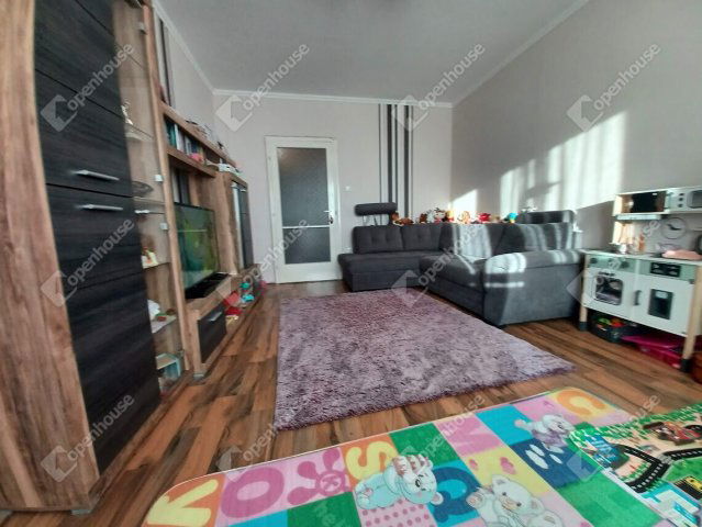 Eladó panellakás, Debrecenben 58.9 M Ft, 3 szobás