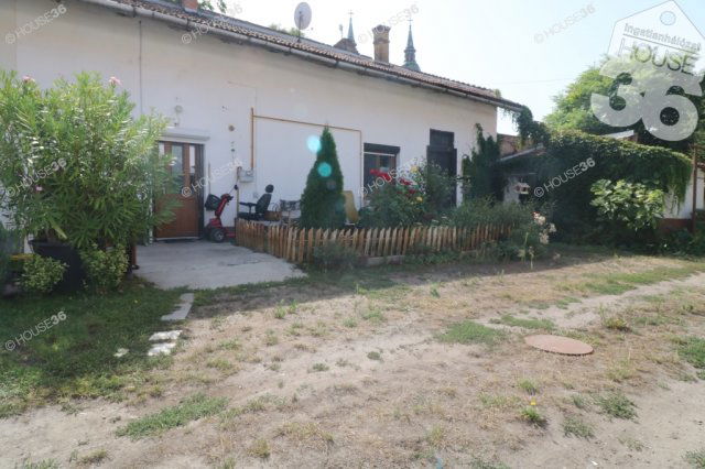 Eladó téglalakás, Kiskunfélegyházán 22.5 M Ft, 1 szobás