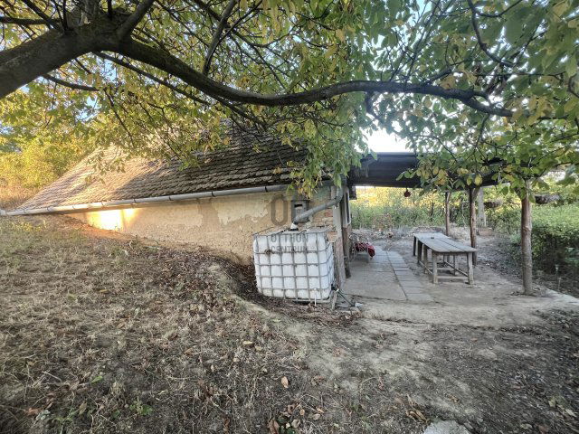 Eladó családi ház, Szekszárdon 27.5 M Ft, 1 szobás