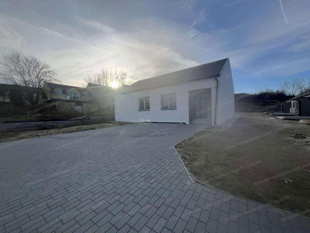 Eladó családi ház, Tatabányán 98 M Ft, 3 szobás