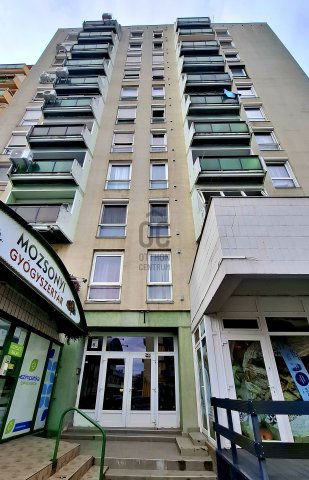 Eladó panellakás, Pécsett 49.5 M Ft, 2 szobás