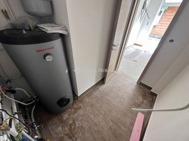 Eladó ikerház, Monorierdőn 58 M Ft, 3 szobás