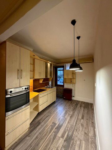 Eladó téglalakás, Pécsett 32.5 M Ft, 2 szobás