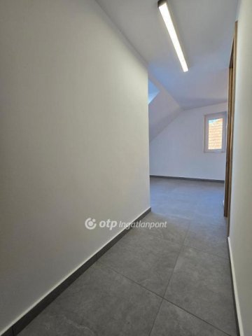 Eladó családi ház, Bébén 78 M Ft, 1+3 szobás
