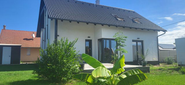 Eladó családi ház, Békéscsabán, Gulyás utcában 119 M Ft