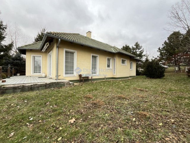 Eladó családi ház, Zircen 78 M Ft, 3 szobás