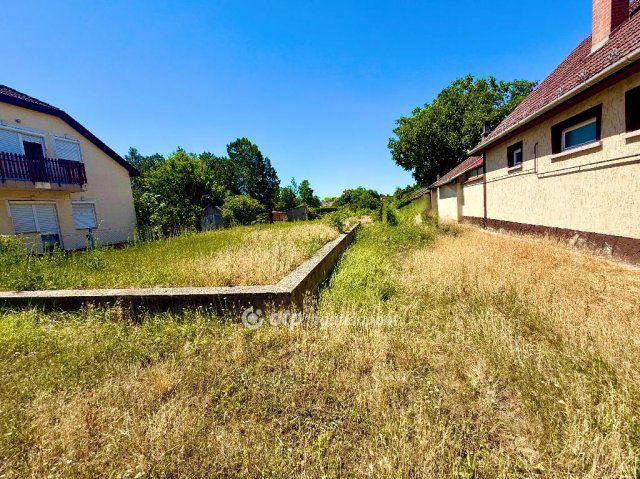 Eladó telek, Újszászon 7.5 M Ft / költözzbe.hu