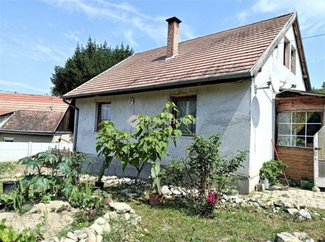 Eladó családi ház, Bajnán, József Attila utcában 31.9 M Ft