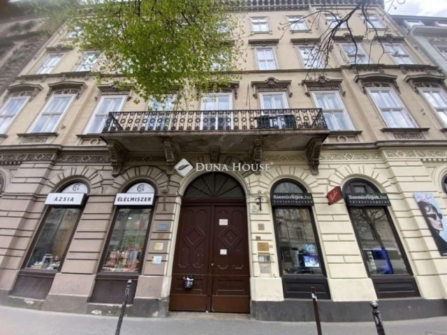 Eladó téglalakás, Budapesten, VI. kerületben 62 M Ft, 1 szobás