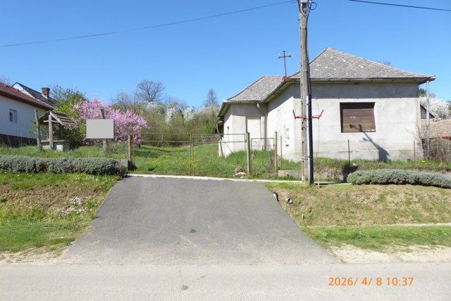 Eladó családi ház, Szilvásszentmártonon 10 M Ft, 2 szobás