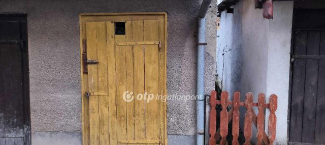 Eladó téglalakás, Békésen 21 M Ft, 1+2 szobás