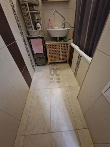 Eladó panellakás, Érden 58.8 M Ft, 2 szobás