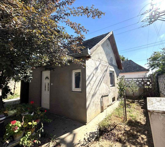 Eladó családi ház, Tápiószecsőn 27.6 M Ft, 1+1 szobás