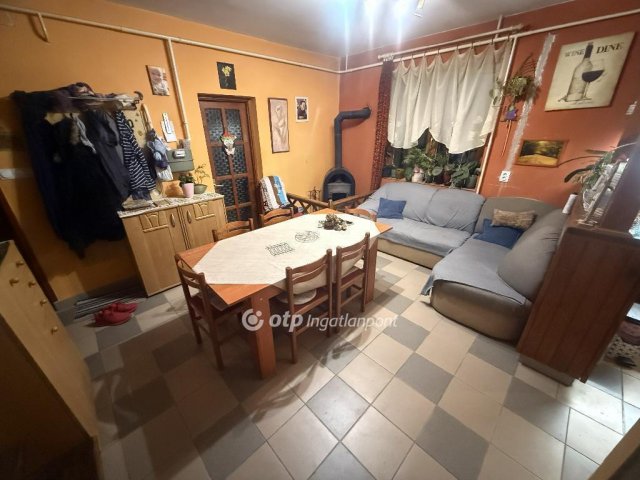 Eladó családi ház, Tiszakécskén 48.9 M Ft, 3 szobás