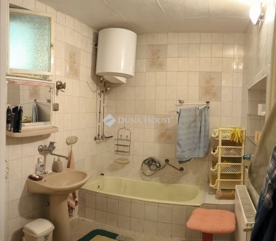 Eladó családi ház, Fóton 99 M Ft, 3 szobás