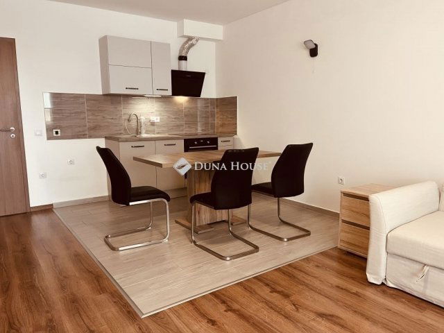 Eladó téglalakás, Budapesten, VIII. kerületben 76.5 M Ft