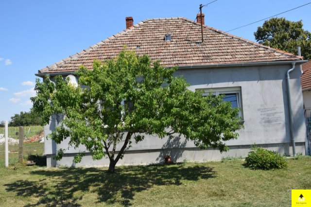 Eladó családi ház, Chernelházadamonyán 33.5 M Ft, 2 szobás