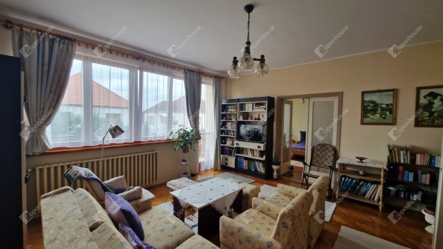 Eladó családi ház, Bábolnán 69.9 M Ft, 5 szobás