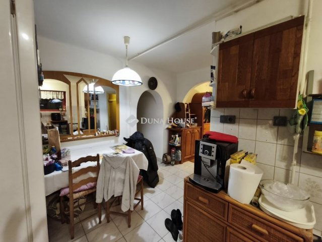 Eladó téglalakás, Pécsett 74.9 M Ft, 3 szobás