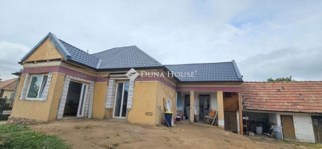 Eladó családi ház, Tápiószecsőn 63.9 M Ft, 3 szobás