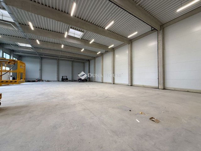 Kiadó ipari ingatlan, Vecsésen 2184 E Ft / hó