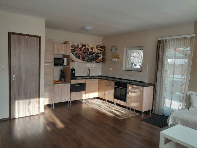 Eladó családi ház, Velencén 87.5 M Ft, 3 szobás