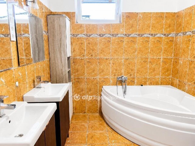 Eladó családi ház, Tökölön 129.9 M Ft, 4 szobás