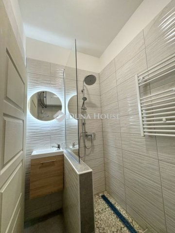 Eladó téglalakás, Budapesten, VII. kerületben 38 M Ft, 1 szobás